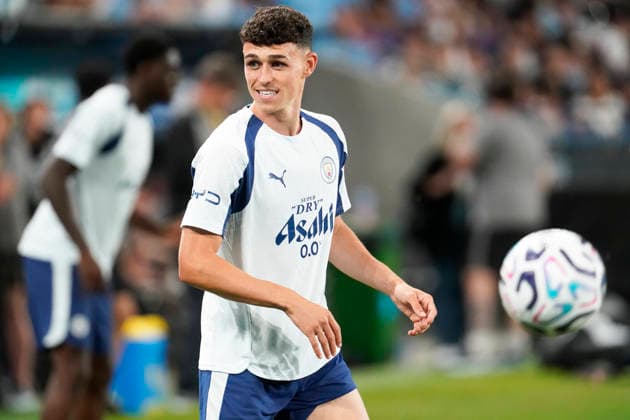 HONGKONG-SOCCER FOOTBALL-FEST Phil Foden(Left) of Manchester City during open training at Kai Tan Stadium during the Hong Kong Football Festival 2026 in Hong Kong, July 31, 2026. NEXPHER Vernon Yuen HONG KONG