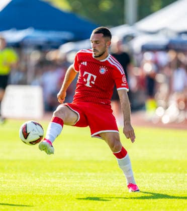 30.07.2026, Fussball Bundesliga 2026 2027, Trainingslager FC Bayern München in Rottach-Egern am Tegernsee (Bayern). Testspiel FC Rottach Egern - FC Bayern München, Arijon Ibrahimovic (Bayern München) am Ball *** July 30, 2026, 2026–2027 Bundesliga, FC Bayern Munich training camp in Rottach Egern on Lake Tegernsee, Bavaria; friendly match between FC Rottach Egern and FC Bayern Munich; Arijon Ibrahimovic of Bayern Munich in action