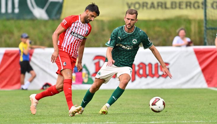 31.07.2026 - Fussball - Saison 2026 2027 - Testspiel Freundschaftsspiel Vorbereitungsspiel - SC Freiburg - SpVgg Greuther Fürth ( Kleeblatt ) - - Sportfoto Zink - xwoxzix - regulations prohibit any use of photographs as image sequences and or quasi-video - only for editorial use - Vincenzo Grifo (32, SC Freiburg ) Dennis Srbeny (7, SpVgg Greuther Fürth ) *** July 31, 2026 Soccer Season 2026–2027 Exhibition Match Friendly Match Preseason Match SC Freiburg SpVgg Greuther Fürth Kleeblatt Sports Photo by Zink xwoxzix; regulations prohibit any use of photographs as image sequences and or quasi-video; for editorial use only. Vincenzo Grifo 32, SC Freiburg; Dennis Srbeny 7, SpVgg Greuther Fürth