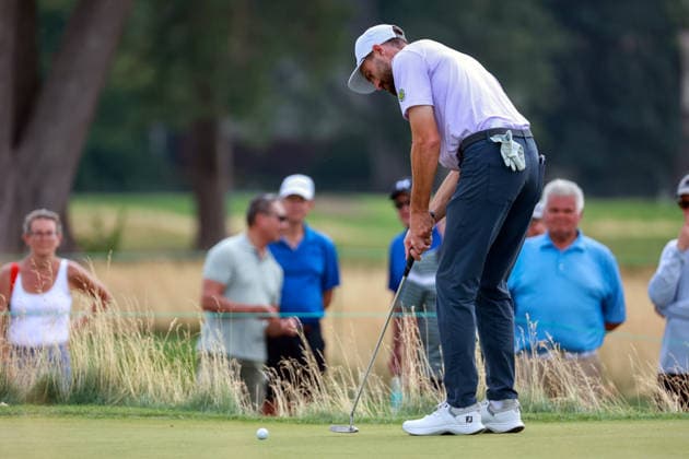 U.S. Senior Open Championship DETROIT, MICHIGAN - JULY 30: Patrick Wilkes-Krier of Ann Arbor, Michigan putts on the 16th green during the first round of the Rocket Classic 2026 at the Detroit Golf Club in Detroit, Michigan, USA, July 30, 2026. Detoit Michian United States  Copyright: xAmyxLemusx originalFilename:lemus-ussenior260730_npi4h.jpg