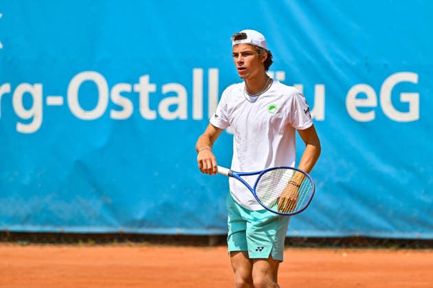 Tennis 1. Bundesliga Herren; TC Augsburg Siebentisch - TK GW Mannheim, 31.07.2026 AUGSBURG, GERMANY - 31. JULY: im Bild Niels McDONALD vom TC GW Mannheim während dem Match der 1. Bundesliga Herren zwischen dem TC Augsburg und dem TK GW Mannheim am 6. Spieltag *** Men s Tennis 1st Bundesliga: TC Augsburg Siebentisch vs. TK GW Mannheim, July 31, 2026, AUGSBURG, GERMANY, July 31. Pictured: Niels McDONALD of TC GW Mannheim during the Men’s 1st Bundesliga match between TC Augsburg and TK GW Mannheim on Matchday 6. Copyright: xBEAUTIFULxSPORTS Goldbergx
