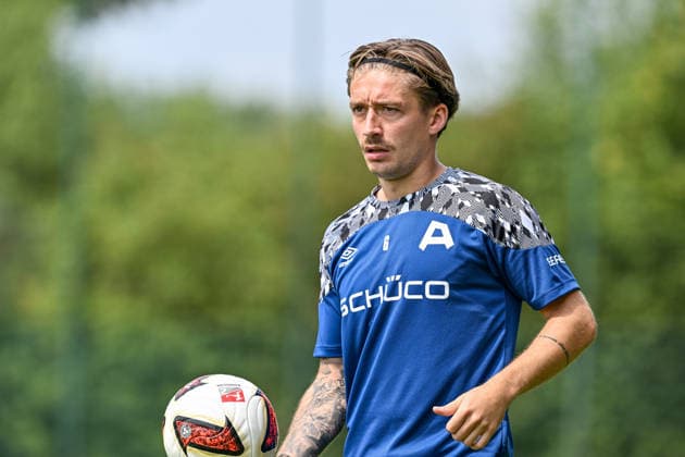260731 Standard de Liege vs Arminia Bielefeld Marvin Mehlem (6) of Arminia Bielefeld during a friendly soccer game in the preparations ahead of the Jupiler Pro League season 2026 - 2027 between Standard de Liege and Arminia Bielefeld from Germany on July 31 , 2026 in Liege, Belgium. (Photo by Stijn Audooren Isosport) Liege SL16 Football Campus Liege Belgium  Copyright: xIsosportxStijnxAudoorenx