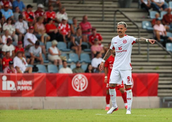 SOCCER - Mainz vs Al-Ahli, test match KUFSTEIN,AUSTRIA,31.JUL.26 - SOCCER - 1. DFL, 1. Deutsche Bundesliga, UAE Pro League, 1. FSV Mainz 05 vs Shabab Al-Ahli, test match. Image shows Phillip Tietz (Mainz).  GEPAxpictures xThomasxBachun