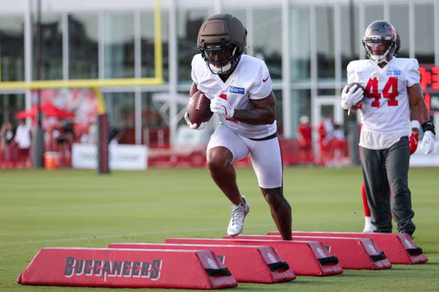 July 31, 2026: Tampa Bay Buccaneers running back Kenny Gainwell (1) during training camp at AdventHeath Training Center in Tampa, FL. Taylor McFee CSM Tampa USA - ZUMAc04_ 20260731_zma_c04_021 Copyright: xTaylorxMcfeex