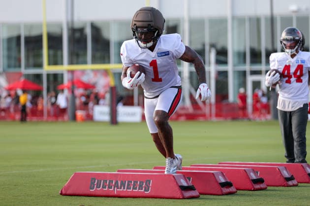 July 31, 2026: Tampa Bay Buccaneers running back Kenny Gainwell (1) during training camp at AdventHeath Training Center in Tampa, FL. Taylor McFee CSM Tampa USA - ZUMAc04_ 20260731_zma_c04_045 Copyright: xTaylorxMcfeex