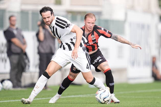 Ogc Nice s Melvin Barda fights for the ball with Juventus Federico Gatti during the pre-seasone soccer match between Juventus and Nizza at the Juventus Training Center in Turin, north west Italy - Friday, July 31, 2026. - Soccer .  Copyright: xMarcoxAlpozzi LaPressex