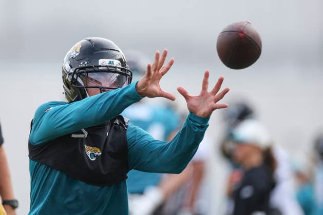 JACKSONVILLE, FL - JULY 31: Jacksonville Jaguars wide receiver Parker Washington (11) catches a ball during training camp on July 31, 2026 at the Miller Electric Center in Jacksonville, Fl. (Photo by David Rosenblum Icon Sportswire) NFL, American Football Herren, USA JUL 31 Jaguars Training Camp EDITORIAL USE ONLY Icon260731227469