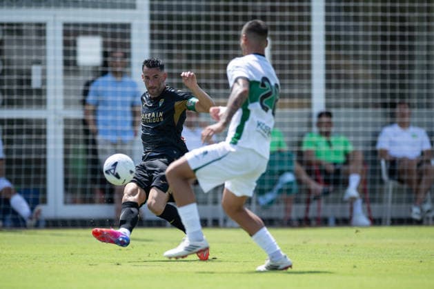 Carlos Albarran of Cordoba during preseason friendly match between Elche CF v Cordoba CF played at Oliva, Valencia on July 31, 2026 in Spain Oliva Valenci Spain *** Carlos Albarran of Córdoba during a preseason friendly match between Elche CF and Córdoba CF played in Oliva, Valencia, on July 31, 2026, in Spain (Oliva, Valencia, Spain) Copyright: xVicentexVidalx xAgenciaxLOFx