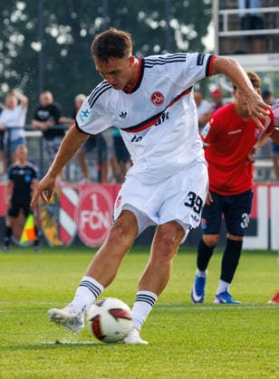 31.07.2026 - Fussball - Saison 2026 2027 - Regionalliga Bayern - 02. Spieltag: 1. FC Nürnberg FCN II ( Club ) - SpVgg Unterhaching - DaMa - xdaxmax - Tor Treffer Torschuß zum 1:0 - Torschütze Joel Skowronek (39, 1. FC Nürnberg FCN II ) per Elfmeter *** July 31, 2026 Soccer Season 2026–2027 Bavarian Regional League Matchday 2 FC Nuremberg FCN II vs. SpVgg Unterhaching Women s Team xdaxmax Goal: 1–0, Shot on goal, Scorer: Joel Skowronek 39, 1 FC Nuremberg FCN II (penalty kick)