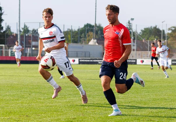 31.07.2026 - Fussball - Saison 2026 2027 - Regionalliga Bayern - 02. Spieltag: 1. FC Nürnberg FCN II ( Club ) - SpVgg Unterhaching - DaMa - xdaxmax - Moritz Wiezorrek (17, 1. FC Nürnberg FCN II ) Moritz Müller (24, SpVgg Unterhaching ) *** July 31, 2026 Soccer Season 2026–2027 Bavarian Regional League Matchday 02 1. FC Nürnberg FCN II vs. SpVgg Unterhaching Women s Team xdaxmax Moritz Wiezorrek 17, 1 FC Nuremberg FCN II Moritz Müller 24, SpVgg Unterhaching