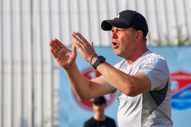 31.07.2026 - Fussball - Saison 2026 2027 - Regionalliga Bayern - 02. Spieltag: 1. FC Nürnberg FCN II ( Club ) - SpVgg Unterhaching - DaMa - xdaxmax - Andreas Andy Wolf (Trainer 1. FC Nürnberg FCN II ) zeigt an gestikuliert dirigiert gibt Anweisungen *** July 31, 2026 Soccer Season 2026–2027 Bavarian Regional League Matchday 02 1. FC Nürnberg FCN II vs. SpVgg Unterhaching Women s Team xdaxmax Andreas Andy Wolf, Coach of 1. FC Nürnberg FCN II, gives instructions, gesturing and directinggives instructions