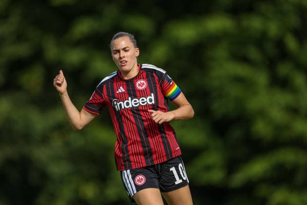 GER, Bad Nauheim, Eintracht Frankfurt vs Racing Strasbourg, Vorbereitung, Fussball, DFB, Spielzeit 2026 2027, Sportplatz Bad Nauheim, Testspiel im Bild: Laura Freigang (Eintracht Frankfurt Frauen 10) DFB DFL REGULATIONS PROHIBIT ANY USE OF PHOTOGRAPHS AS IMAGE SEQUENCES AND OR QUASI-VIDEO, 31.07.2026 *** GER, Bad Nauheim, Eintracht Frankfurt vs. Racing Strasbourg, Preseason, Soccer, DFB, 2026–2027 Season, Bad Nauheim Sports Field, Friendly Match Photo: Laura Freigang, Eintracht Frankfurt Women’s Team 10. DFB and DFL regulations prohibit any use of photographs as image sequences and or quasi-video. July 31, 2026 Copyright: HMBxMedia HendrikxHamelau