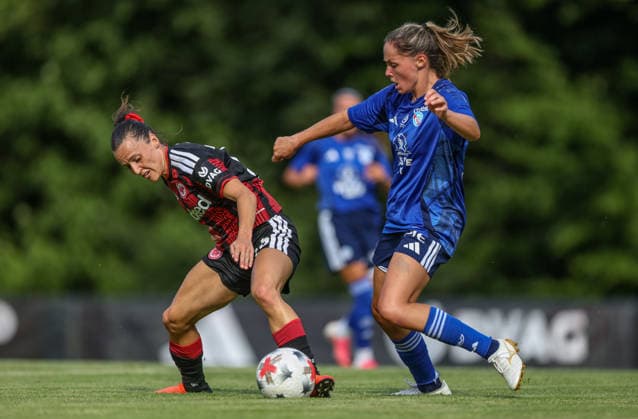 GER, Bad Nauheim, Eintracht Frankfurt vs Racing Strasbourg, Vorbereitung, Fussball, DFB, Spielzeit 2026 2027, Sportplatz Bad Nauheim, Testspiel im Bild v.l.: Hayley Raso (Eintracht Frankfurt Frauen 16) DFB DFL REGULATIONS PROHIBIT ANY USE OF PHOTOGRAPHS AS IMAGE SEQUENCES AND OR QUASI-VIDEO, 31.07.2026 *** GER, Bad Nauheim, Eintracht Frankfurt vs. Racing Strasbourg, Preseason, Soccer, DFB, 2026–2027 Season, Bad Nauheim Sports Field, Photo from the friendly match (from left): Hayley Raso, Eintracht Frankfurt Women’s Team 16. DFB and DFL regulations prohibit any use of photographs as image sequences and or quasi-video. July 31, 2026 Copyright: HMBxMedia HendrikxHamelau