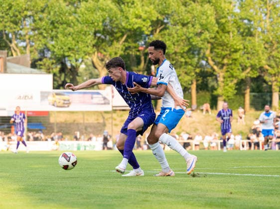 Fussball, Herren, Saison 2026 2027, Regionalliga Nordost (2. Spieltag), SV Tasmania Berlin - FC Erzgebirge Aue, v.l. Tim Maciejewski (Aue), Deji Beyreuther (Tasmania), 31.07. 2026, *** Soccer, Men s, 2026–2027 Season, Regionalliga Nordost, Matchday 2, SV Tasmania Berlin vs. FC Erzgebirge Aue, from left: Tim Maciejewski (Aue), Deji Beyreuther (Tasmania), July 31, 2026, Copyright: xSebastianxRäppold MatthiasxKochx