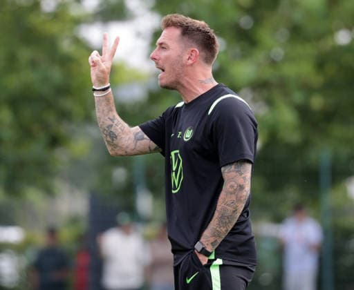 Trainer Tobias Strobl (VfL Wolfsburg) Fussball, Herren, Saison 2026 2027, 2.Liga, VfL Wolfsburg gegen SC Telstar, Testspiel, Saisonvorbereitung, 3-1 DFL REGULATIONS PROHIBIT ANY USE OF PHOTOGRAPHS AS IMAGE SEQUENCES AND OR QUASI-VIDEO. *** Coach Tobias Strobl, VfL Wolfsburg Soccer, Men s Team, 2026–2027 Season, 2nd Division, VfL Wolfsburg vs. SC Telstar, Friendly Match, Preseason, 3–1. DFL regulations prohibit any use of photographs as image sequences and or quasi-video.