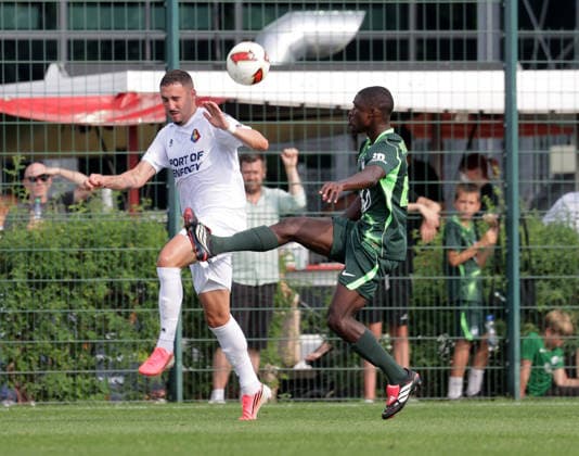 Sael Kumbedi (VfL Wolfsburg) im Duell mit Rui Mendes (SC Telstar) Fussball, Herren, Saison 2026 2027, 2.Liga, VfL Wolfsburg gegen SC Telstar, Testspiel, Saisonvorbereitung, 3-1 DFL REGULATIONS PROHIBIT ANY USE OF PHOTOGRAPHS AS IMAGE SEQUENCES AND OR QUASI-VIDEO. *** Sael Kumbedi of VfL Wolfsburg faces off against Rui Mendes of SC Telstar; Soccer, Men s, 2026–2027 Season, 2nd Division, VfL Wolfsburg vs. SC Telstar, Friendly Match, Preseason, 3–1 DFL REGULATIONS PROHIBIT ANY USE OF PHOTOGRAPHS AS IMAGE SEQUENCES AND OR QUASI-VIDEO