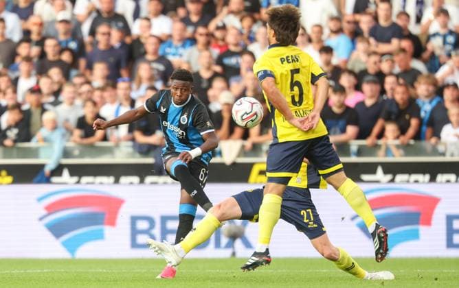 Club s Mamadou Diakhon fights for the ball during a soccer match between Belgian champion Club Brugge KV and Cup winner Union Saint-Gilloise, Friday 31 July 2026 in Brussels, the Super Cup where the Champion of the Jupiler Pro League meets the winner of the Croky Cup. VIRGINIExLEFOUR  x182511712x