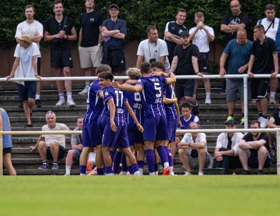 Fussball, Herren, Saison 2026 2027, Regionalliga Nordost (2. Spieltag), SV Tasmania Berlin - FC Erzgebirge Aue, Aue jubelt nach Tor zum 0:2 durch Patrick Kapp (Aue), 31.07. 2026, *** Soccer, Men s, 2026–2027 Season, Regionalliga Northeast, Matchday 2, SV Tasmania Berlin vs. FC Erzgebirge Aue; Aue celebrates after Patrick Kapp scores to make it 0–2, Aue, July 31, 2026, Copyright: xSebastianxRäppold MatthiasxKochx