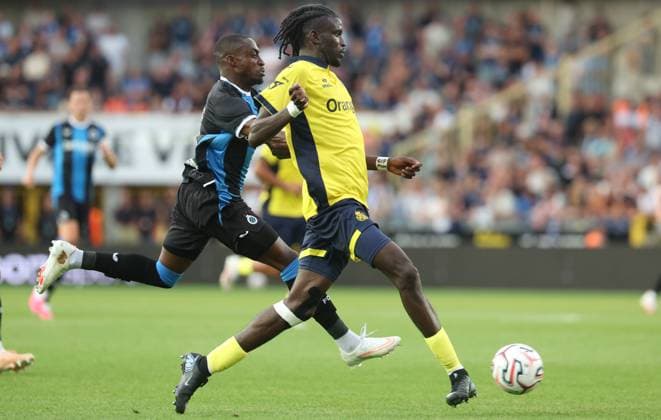 Club s Carlos Forbs and Union s Mamadou Thierno Barry fight for the ball during a soccer match between Belgian champion Club Brugge KV and Cup winner Union Saint-Gilloise, Friday 31 July 2026 in Brussels, the Super Cup where the Champion of the Jupiler Pro League meets the winner of the Croky Cup. VIRGINIExLEFOUR  x182512301x