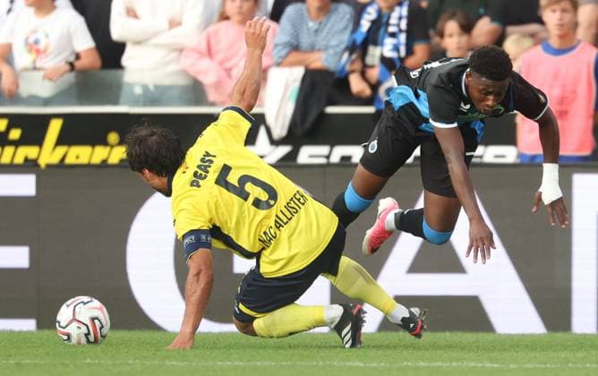 Sport Bilder des Tages Union s Kevin Mac Allister and Club s Mamadou Diakhon fight for the ball during a soccer match between Belgian champion Club Brugge KV and Cup winner Union Saint-Gilloise, Friday 31 July 2026 in Brussels, the Super Cup where the Champion of the Jupiler Pro League meets the winner of the Croky Cup. VIRGINIExLEFOUR  x182512363x