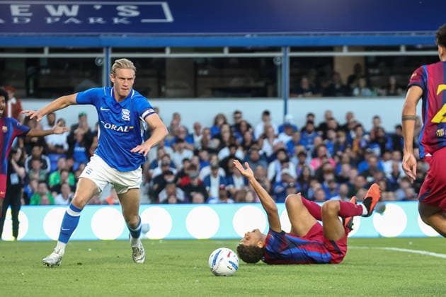 Birmingham City v Barcelona, Pre-Season Friendly Birmingham City defender Christoph Klarer (4) gives away penalty during the Pre-Season Friendly match between Birmingham City and Barcelona at the St Andrew s @ Knighthead Park, Birmingham, UK on 31 July 2026. Birmingham St Andrew s @ Knighthead Park West Midlands UK Editorial use only , Copyright: xManjitxNarotrax PSI-24615-0016