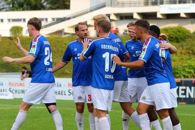 Regionalliga West: Bonner SC - Rot-Weiß Oberhausen ** NUR FÜR REDAKTIONELLE ZWECKE ** EDITORIAL USE ONLY **<p>Kerem Yalcin nach seinem Tor zum 1:0 für die Kleeblätter. Bonner SC - RWO Ort: Bonn, Sportpark Nord Datum: 31.07.2026 Deutschland NRW Bonn Copyright: MichaxKorb *** Regionalliga West Bonner SC Rot Weiß Oberhausen ** FOR EDITORIAL USE ONLY ** EDITORIAL USE ONLY ** p Kerem Yalcin after scoring the 1–0 goal for the Kleeblätter (Bonner SC vs. RWO) Location: Bonn, Sportpark Nord Date: July 31, 2026 Germany, North Rhine-Westphalia, Bonn Copyright MichaxKorb Copyright: MichaxKorb doc86yk98ythdu1jf96p9uz ,EDITORIAL USE ONLY