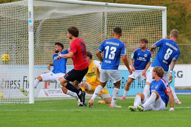 Regionalliga West: Bonner SC - Rot-Weiß Oberhausen ** NUR FÜR REDAKTIONELLE ZWECKE ** EDITORIAL USE ONLY **<p>Jonas Berg erzielt das 1:1. Bonner SC - RWO Ort: Bonn, Sportpark Nord Datum: 31.07.2026 Deutschland NRW Bonn Copyright: MichaxKorb *** Regionalliga West Bonner SC Rot Weiß Oberhausen ** FOR EDITORIAL USE ONLY ** EDITORIAL USE ONLY ** p Jonas Berg scores the 1-1 goal for Bonner SC vs. RWO Location: Bonn, Sportpark Nord Date: July 31, 2026 Germany, North Rhine-Westphalia, Bonn Copyright MichaxKorb Copyright: MichaxKorb doc86yk9a6uak21xdxs9uz ,EDITORIAL USE ONLY
