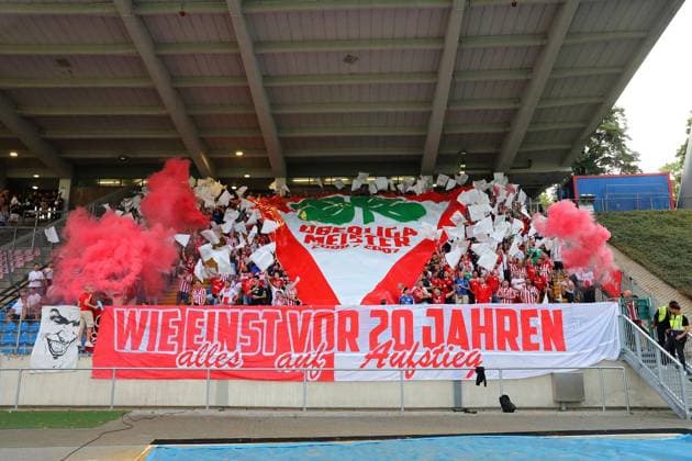 Regionalliga West: Bonner SC - Rot-Weiß Oberhausen ** NUR FÜR REDAKTIONELLE ZWECKE ** EDITORIAL USE ONLY **<p>Choreographie der RWO-Fans Bonner SC - RWO Ort: Bonn, Sportpark Nord Datum: 31.07.2026 Deutschland NRW Bonn Copyright: MichaxKorb *** Regionalliga West Bonner SC Rot Weiß Oberhausen ** FOR EDITORIAL USE ONLY ** EDITORIAL USE ONLY ** p Choreography by RWO fans Bonner SC RWO Location Bonn, Sportpark Nord Date July 31, 2026 Germany North Rhine-Westphalia Bonn Copyright MichaxKorb Copyright: MichaxKorb doc86yk965u5z7eljz21y4t ,EDITORIAL USE ONLY