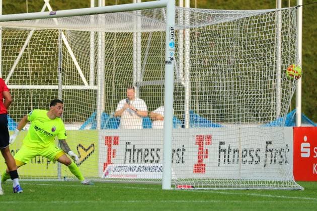 Regionalliga West: Bonner SC - Rot-Weiß Oberhausen ** NUR FÜR REDAKTIONELLE ZWECKE ** EDITORIAL USE ONLY **<p>Torwart Elias Bördner ist beim 0:1 geschlagen. Bonner SC - RWO Ort: Bonn, Sportpark Nord Datum: 31.07.2026 Deutschland NRW Bonn Copyright: MichaxKorb *** Regionalliga West: Bonner SC vs. Rot-Weiß Oberhausen ** FOR EDITORIAL USE ONLY ** EDITORIAL USE ONLY ** p Goalkeeper Elias Bördner concedes the 0–1 goal Bonner SC RWO Location: Bonn, Sportpark Nord Date: July 31, 2026 Germany, North Rhine-Westphalia, Bonn Copyright MichaxKorb Copyright: MichaxKorb doc86yk98t0vh46o1qrc9z ,EDITORIAL USE ONLY