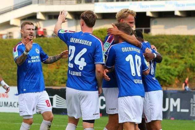 Regionalliga West: Bonner SC - Rot-Weiß Oberhausen ** NUR FÜR REDAKTIONELLE ZWECKE ** EDITORIAL USE ONLY **<p>Kerem Yalcin nach seinem Tor zum 1:0 für die Kleeblätter. Bonner SC - RWO Ort: Bonn, Sportpark Nord Datum: 31.07.2026 Deutschland NRW Bonn Copyright: MichaxKorb *** Regionalliga West Bonner SC Rot Weiß Oberhausen ** FOR EDITORIAL USE ONLY ** EDITORIAL USE ONLY ** p Kerem Yalcin after scoring the 1–0 goal for the Kleeblätter (Bonner SC vs. RWO) Location: Bonn, Sportpark Nord Date: July 31, 2026 Germany, North Rhine-Westphalia, Bonn Copyright MichaxKorb Copyright: MichaxKorb doc86yk990er6b13wix9vb ,EDITORIAL USE ONLY