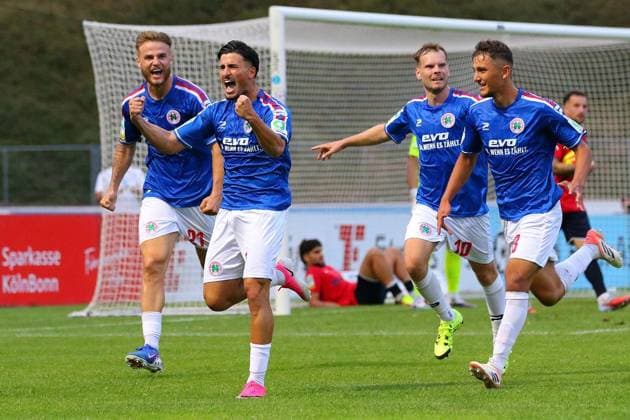 Regionalliga West: Bonner SC - Rot-Weiß Oberhausen ** NUR FÜR REDAKTIONELLE ZWECKE ** EDITORIAL USE ONLY **<p>Ausgelassener Jubel nach dem 2:1 durch Arda Süne. Bonner SC - RWO Ort: Bonn, Sportpark Nord Datum: 31.07.2026 Deutschland NRW Bonn Copyright: MichaxKorb *** Regionalliga West Bonner SC vs. Rot-Weiß Oberhausen ** FOR EDITORIAL USE ONLY ** EDITORIAL USE ONLY ** p Exuberant celebration after Arda Süne’s 2–1 goal for Bonner SC against RWO Location: Bonn, Sportpark Nord Date: July 31, 2026 Germany, North Rhine-Westphalia, Bonn Copyright MichaxKorb Copyright: MichaxKorb doc86ykfntscrb1ccjx6clb ,EDITORIAL USE ONLY