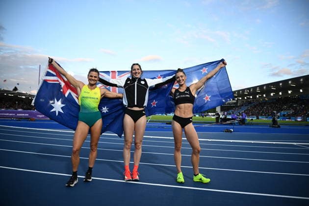COM26 ATHLETICS, (L-R) Australian pole vaulter Nina Kennedy, New Zealand Pole Vaulter Eliza McCartney and New Zealand Pole Vaulter Imogen Ayris celebrate after the Women s Pole Vault Final of the Glasgow 2026 Commonwealth Games at EDF Scotstoun Stadium in Glasgow, Scotland, Friday, July 31, 2026. ( NO ARCHIVING, EDITORIAL USE ONLY Glasgow Scotland United Kingdom  Copyright: xJOELxCARRETTx 20260801119507519733