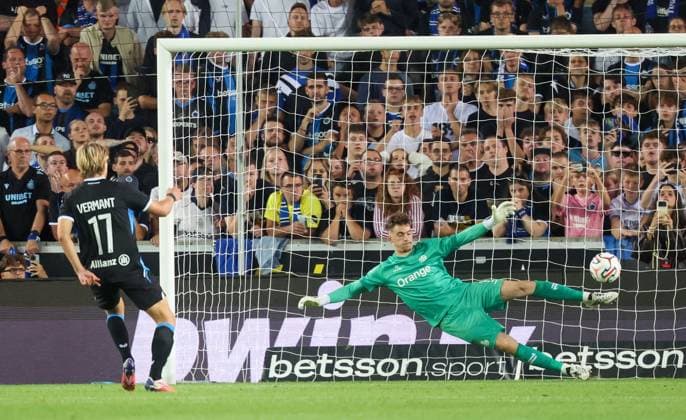 Club s Cisse Sandra scores from penalty during a soccer match between Belgian champion Club Brugge KV and Cup winner Union Saint-Gilloise, Friday 31 July 2026 in Brussels, the Super Cup where the Champion of the Jupiler Pro League meets the winner of the Croky Cup. VIRGINIExLEFOUR  x182519382x