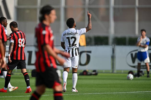 IPA87144464 - Luiz Douglas of Juventus FC celebrates after scoring a goal during a 2026 27 friendly match between Juventus FC and OGC Nice at the Continassa Training Center on July 31, 2026, in Turin, Italy - Photo by Giuliano Marchisciano  Copyright: xGiulianoxMarchisciano IPAxSportx xx 87144464