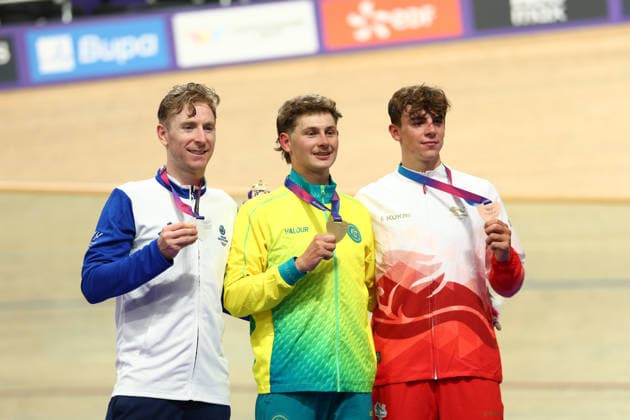 July 31, 2026, Glasgow, Scotland, Great Britain: BLAKE AGNOLETTO of Australia, MARK STEWART of Scotland and HENRY HOBBS of England pose with their gold, silver and bronze medal during the Track cycling, Rad, Radsport, Bahnrad, Bahn Men s Elimination Race Final of the Commonwealth Games Glasgow 2026 in Glasgow, Scotland. Glasgow Great Britain - ZUMAc179 20260731_zep_c179_149 Copyright: xMickaelxChavetx
