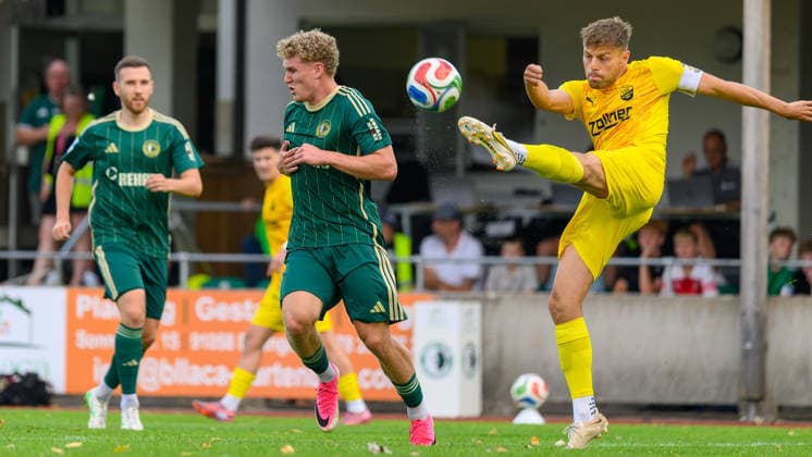 31.07.2026 - Fussball - Saison 2026 2027 - Regionalliga Bayern - 02. Spieltag: SC Eltersdorf - DJK Vilzing - JoTe - xjoxtex - Robin Renner (27, SC Eltersdorf ) Korbinian Stütz (4, SC Eltersdorf ) Paul Grauschopf (5, DJK Vilzing ) *** July 31, 2026 Soccer Season 2026–2027 Bavarian Regional League Matchday 02 SC Eltersdorf vs. DJK Vilzing JoTe xjoxtex Robin Renner 27, SC Eltersdorf Korbinian Stütz 4, SC Eltersdorf Paul Grauschopf 5, DJK Vilzing