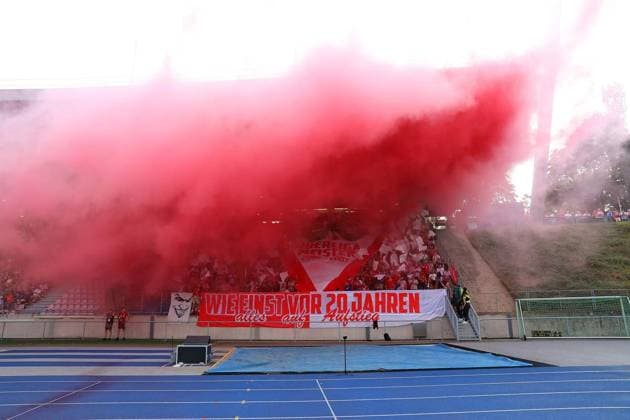 Regionalliga West: Bonner SC - Rot-Weiß Oberhausen ** NUR FÜR REDAKTIONELLE ZWECKE ** EDITORIAL USE ONLY **<p>Choreographie der RWO-Fans Bonner SC - RWO Ort: Bonn, Sportpark Nord Datum: 31.07.2026 Deutschland NRW Bonn Copyright: MichaxKorb *** Regionalliga West Bonner SC Rot Weiß Oberhausen ** FOR EDITORIAL USE ONLY ** EDITORIAL USE ONLY ** p Choreography by RWO fans Bonner SC RWO Location Bonn, Sportpark Nord Date July 31, 2026 Germany North Rhine-Westphalia Bonn Copyright MichaxKorb Copyright: MichaxKorb doc86ylqvcj4nr12mv5qeg6 ,EDITORIAL USE ONLY