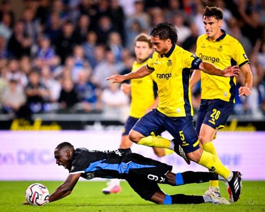 Club Brugge v Royale Union Saint-Gilloise - Volkswagen Supercup 2026 BRUGGE, BELGIUM - JULY 31 : Forbs Carlos forward of Club Brugge and Mac Allister Kevin defender of Royale Union Saint-Gilloise during the Volkswagen Supercup 2026 match between Club Brugge and Royale Union Saint-Gilloise on July 31, 2026 in Brugge, Belgium, 31 07 2026  Copyright: xTomasxSiskx
