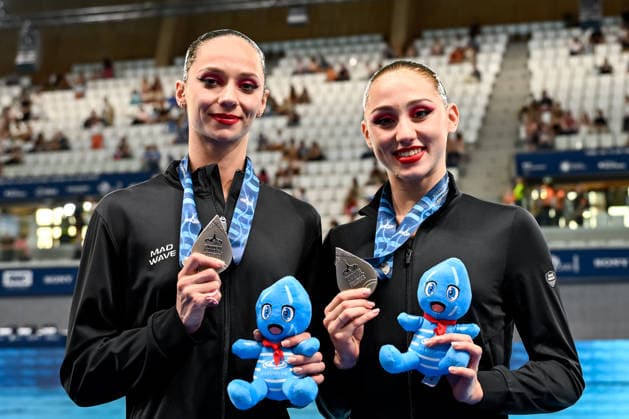 Maiia Doroshko and Aleksandra Shmidt Neutral Athletes B show the silver medal after competing in the artistic swimming Duet Tech Final during the European Aquatics Championships at the Olympic Aquatic Center in Paris (France), July 31, 2026. Andrea Staccioli Deepbluemedia Insidefoto