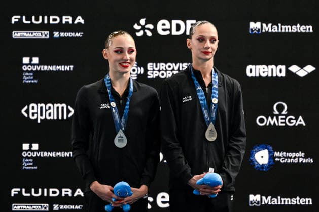 Maiia Doroshko and Aleksandra Shmidt Neutral Athletes B attend the medal ceremony of the artistic swimming Duet Tech Final with the silver medal during the European Aquatics Championships at the Olympic Aquatic Center in Paris (France), July 31, 2026. Andrea Staccioli