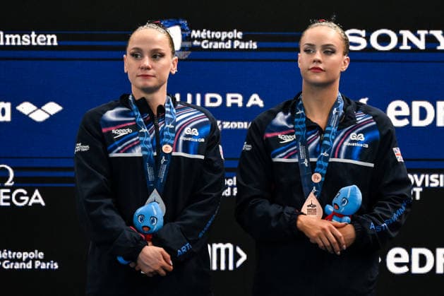Kate Shortman and Isabelle Thorpe of Great Britain attend the medal ceremony of the artistic swimming Duet Tech Final with the bronze medal during the European Aquatics Championships at the Olympic Aquatic Center in Paris (France), July 31, 2026. Andrea Staccioli