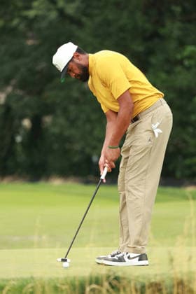 Rocket Classic DETROIT, MICHIGAN - JULY 31: Tony Finau of the United States plays his putt on the 9th green during the second round of the Rocket Classic 2026 at the Detroit Country Club in Detroit, Michigan, MI, USA Friday, July 31, 2026. Detroit Michigan United States  Copyright: xJorgexLemusx originalFilename:lemus-rocketcl260731_npxJU.jpg