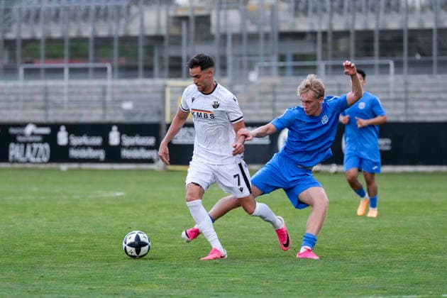 v.li.: David Mamutovic (SVS, 7), Tom Weihbrecht (TSG, 8), Zweikampf, Spielszene, Duell, duel, tackle, tackling, Dynamik, Action, Aktion, 31.07.2026, Sandhausen (Deutschland), Fussball, bfv-Verbandspokal, 3. Runde, SV Sandhausen - TSG 1862 09 Weinheim *** From left: David Mamutovic (SVS), 7, Tom Weihbrecht (TSG), 8, tackle, game scene, duel, tackle, tackling, dynamic, action, July 31, 2026, Sandhausen, Germany, soccer, bfv Association Cup, 3rd round, SV Sandhausen vs. TSG 1862 09 Weinheim xozx