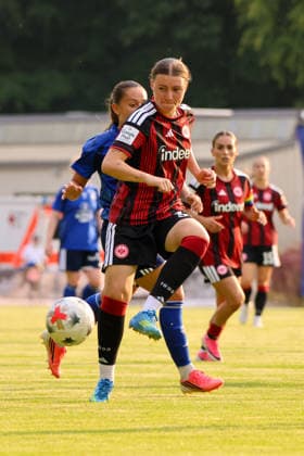 Bad Nauheim, Deutschland: 31.07.2026 - Testspiel - Eintracht Frankfurt Frauen vs. Racing Club de Strasbourg Im Bild: Tessa Zimmermann (SGE) *** Bad Nauheim, Germany, July 31, 2026 Friendly Match: Eintracht Frankfurt Women vs. Racing Club de Strasbourg Pictured: Tessa Zimmermann, SGE Copyright: HMBxMedia MadeleinexFantini