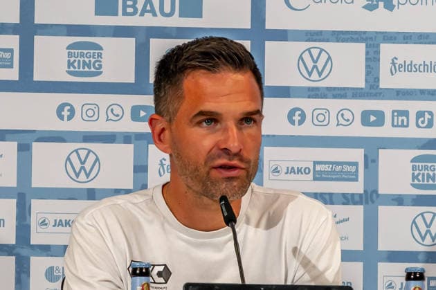 Chemnitz, Deutschland 31. Juli 2026: Regionalliga Nordost - 2026 2027 - Sp. 2 - Chemnitzer FC gegen BFC Preussen Im Bild: Trainer Benjamin Duda (CFC) bei der Pressekonferenz *** Chemnitz, Germany, July 31, 2026; Northeast Regional League 2026–2027, Matchday 2: Chemnitzer FC vs. BFC Preussen. Pictured: CFC Coach Benjamin Duda at the press conference Copyright: xFotostandx xNachtigallx