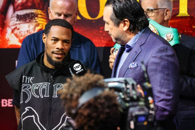 July 31, 2026: Lightweight Lamont Roach Jr. gives and interview on stage during weigh-ins for the Roach Jr. vs Zepeda event at the Skybox Lounge inside the Virgin Hotels on July 31, 2026 in Las Vegas, NV. CSM. Las Vegas United States of America - ZUMAc04_ 20260731_zma_c04_230 Copyright: xChristopherxTrimx