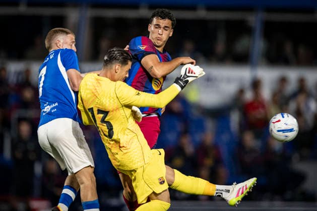 RECORD DATE NOT STATED 31st July 2026; St Andrews, Birmingham, West Midlands, England; Friendly Football, Birmingham City versus Barcelona; Aron Yaakobishvili of FC Barcelona, Barca collides with Carlos Vicente of Birmingham City and a teammate as he clears the ball GodfreyxPitt