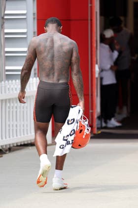 Cleveland Browns Deshaun Watson (4) walks to the locker room after training camp in Berea, Ohio on Friday July 31, 2026.  CLE20260731107 AARONxJOSEFCZYK