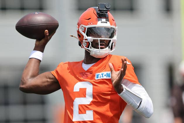 Cleveland Browns Shedeur Sanders (2) throws a pass during training camp in Berea, Ohio on Friday July 31, 2026.  CLE20260731129 AARONxJOSEFCZYK