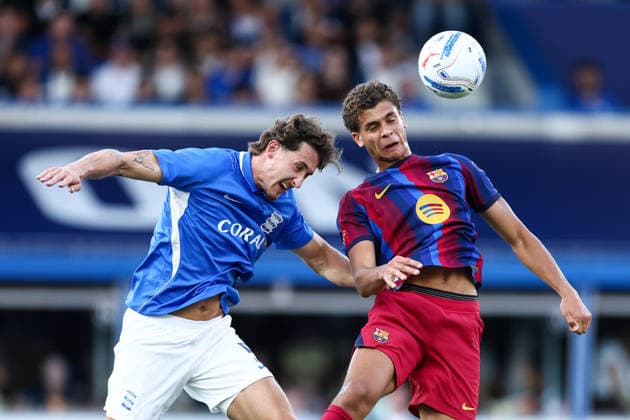 Birmingham City v Barcelona 31 July 2026, Birmingham - Pre Season Friendly - Birmingham City v Barcelona - Hazma Abdelkarim of Barcelona and Phil Neumann of Birmingham City - Photo: Jacques Feeney Offside. Birmingham UK *** Birmingham City gegen Barcelona, 31. Juli 2026, Birmingham, Vorbereitungsspiel: Birmingham City gegen Barcelona – Hazma Abdelkarim von Barcelona und Phil Neumann von Birmingham City. Foto: Jacques Feeney, Offside, Birmingham, Großbritannien  Copyright: xJacquesxFeeneyx xOffsidexOffside